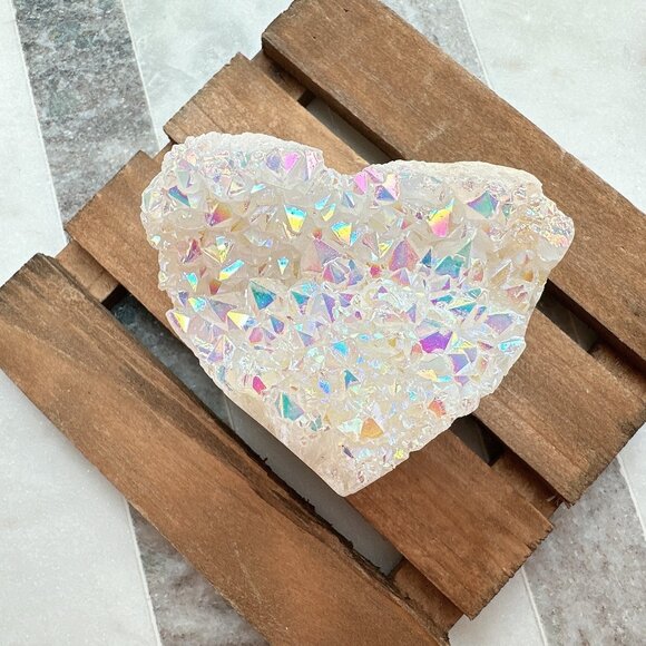 Gorgeous Angel Aura Quartz Heart Cluster - Picture 1 of 7